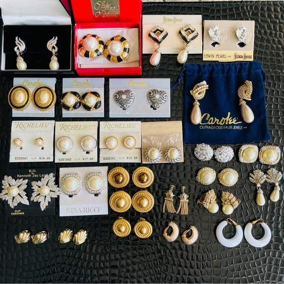 Vintage RICHELIEU Dainty Faux Pearl Gold Tone Swirl Clip On Retro Earrin… - Picture 6 of 15